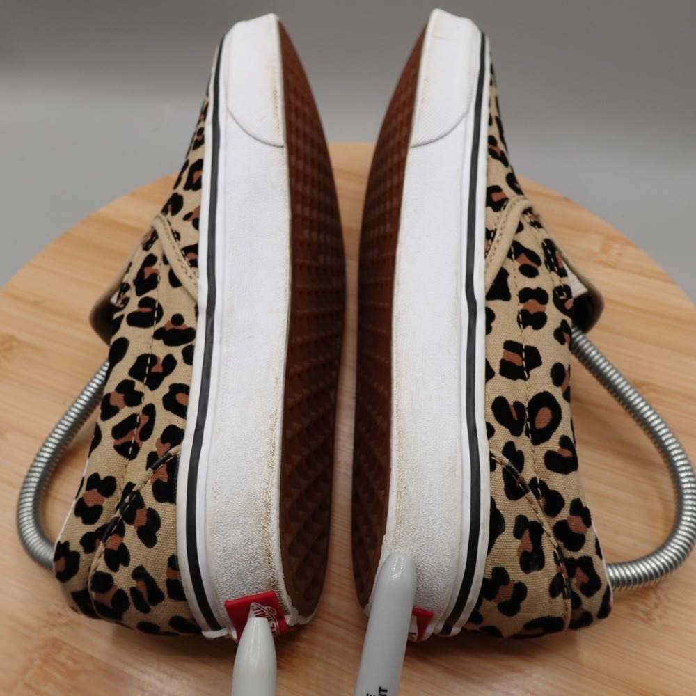 Vans Shoes Womens 8 Tan Leopard Print Classic Slip On Sneakers Low Top Flaw - Picture 6 of 10